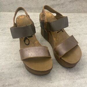 OTBT Bushnell Wedges in Bronze Color
